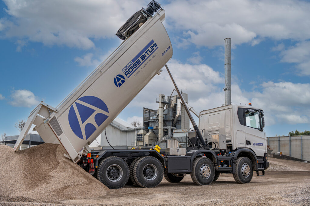 Gruppo Adige Bitumi Scania R 530 B8x4HA